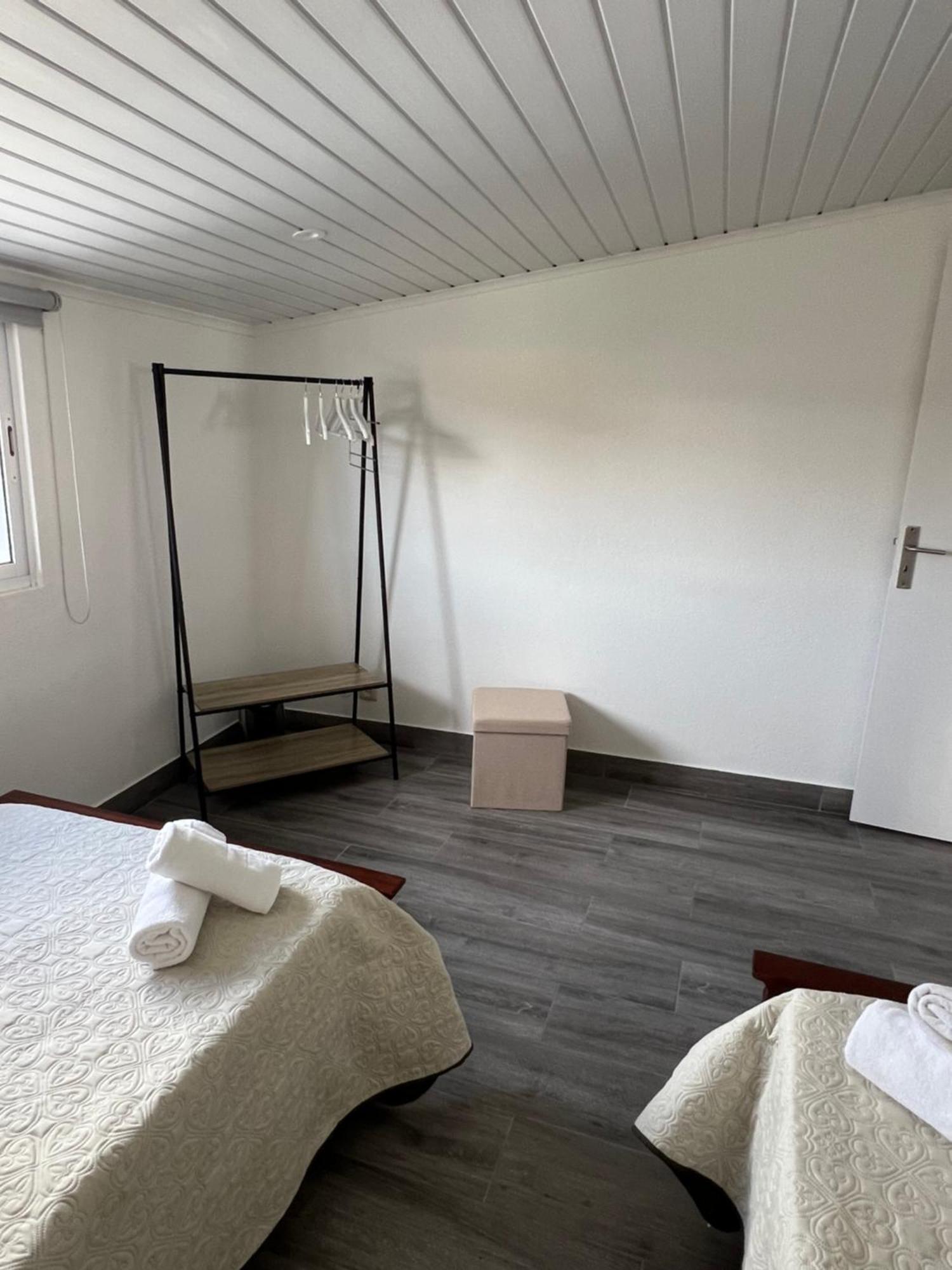 Casa A 2 Minutos A Pe De Piscina Natural 蓬塔德尔加达 外观 照片