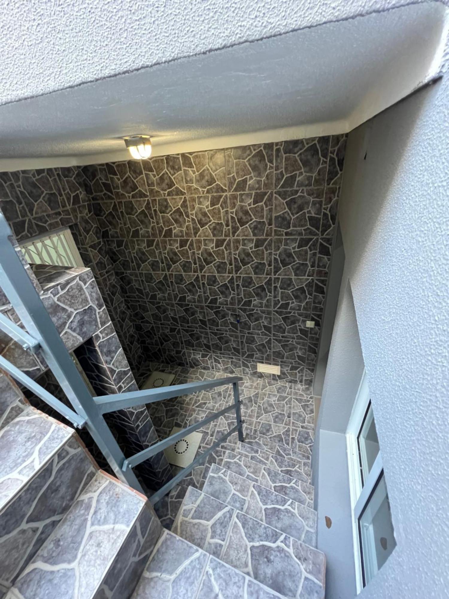 Casa A 2 Minutos A Pe De Piscina Natural 蓬塔德尔加达 外观 照片